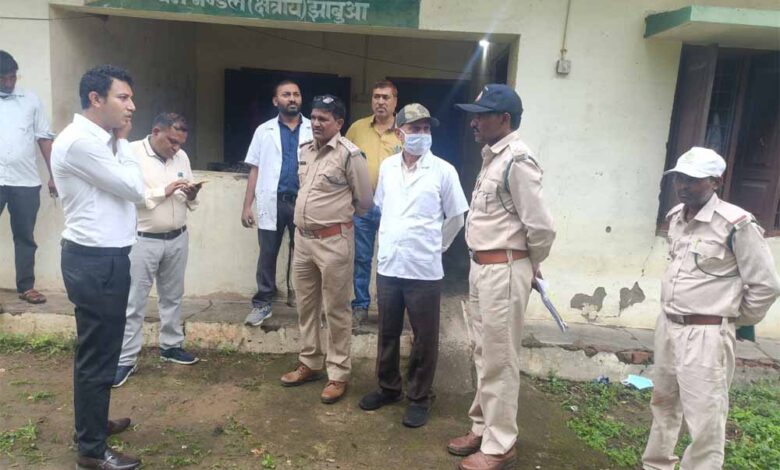 मध्य-प्रदेश-के-झाबुआ-में-11-मोरों-की-मौत,-कीटनाशक-से-जहरीला-भोजन-बना-कारण
