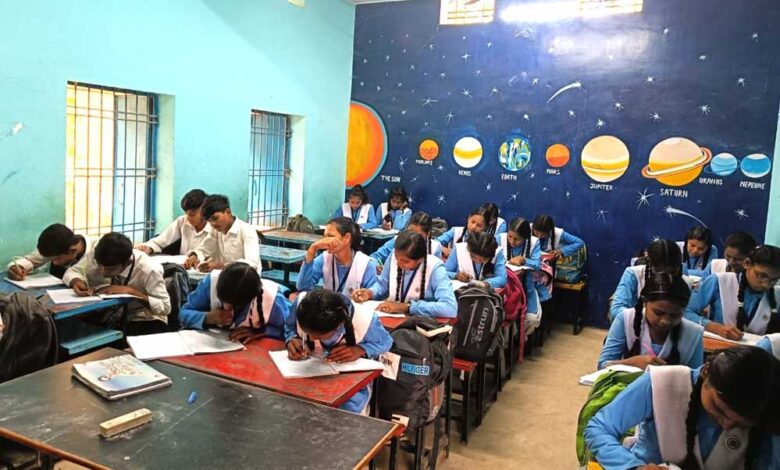 रायपुर-:-युक्तियुक्तकरण-से-स्कूलों-में-लौटी-रौनक