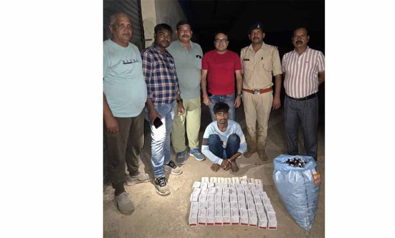 नशे-के-खिलाफ-आबकारी-को-मिली-बड़ी-सफलता,-लग्जरी-कार-से-नशीले-इंजेक्शन-सहित-आरोपी-को-गिरफ्तार