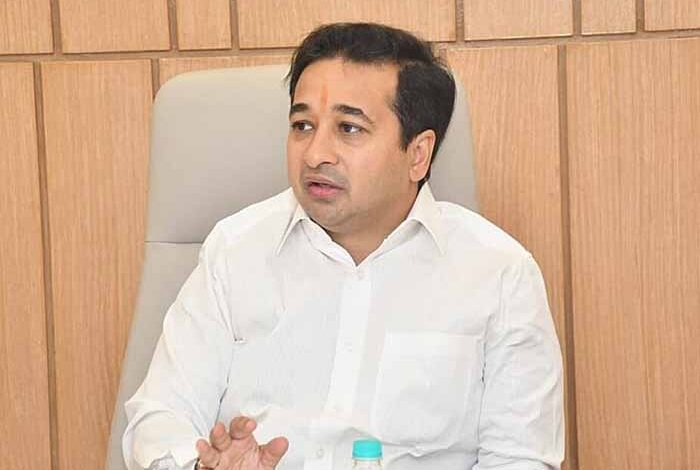 नितेश-राणे-का-विवादित-बयान:-‘गोल-टोपी-वाले-वोट-नहीं-देते,-हरे-सांप-हैं’