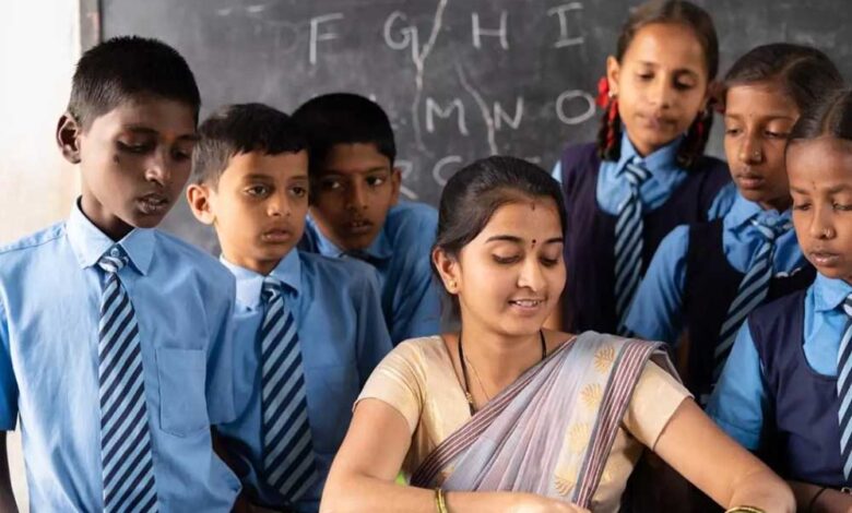 मध्य-प्रदेश-में-लगभग-13,000-प्राथमिक-शिक्षक-भर्ती-का-नोटिफिकेशन-जारी,-आवेदन-प्रक्रिया-शुरू