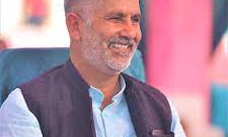 वायरल-हुआ-rld-विधायक-का-मस्ताना-अंदाज,-जनता-बोली–-‘मोदी-जी-की-सड़क-का-मजा-ले-रहे-हैं’