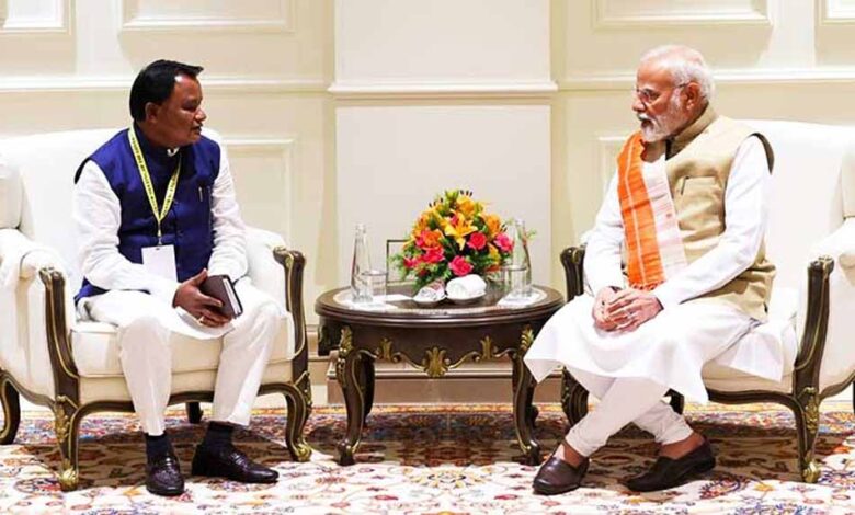 ओडिशा-सीएम-मोहन-माझी-की-पीएम-मोदी-से-मुलाकात,-विकास-योजनाओं-पर-हुई-बातचीत
