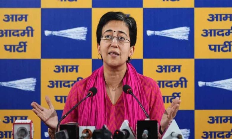 झुग्गियों-के-हक-में-आतिशी-का-एलान-–-विधानसभा-से-सड़क-तक-होगा-संघर्ष