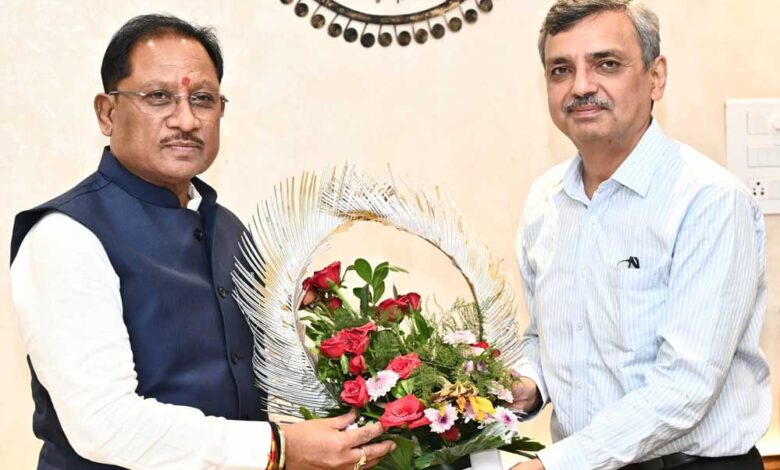 रायपुर-:-मुख्यमंत्री-साय-से-भारत-सरकार-में-भूमि-संसाधन-सचिव-ने-की-सौजन्य-भेंट