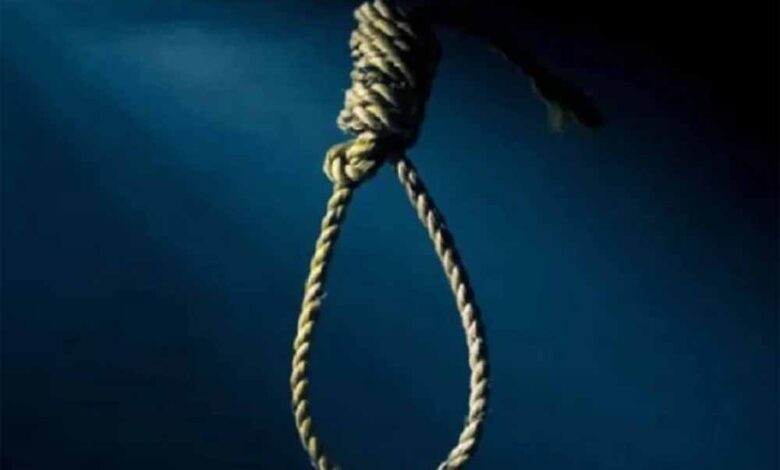पुलिस-की-कथित-पिटाई-और-रिश्वत-लेने-से-आहत-युवक-ने-फांसी-लगाकर-की-आत्महत्या,-पुलिस-को-ठहराया-जिम्मेदार