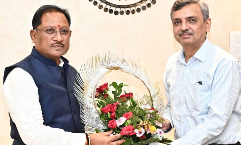 मुख्यमंत्री-श्री-साय-से-भारत-सरकार-में-भूमि-संसाधन-सचिव-ने-की-सौजन्य-भेंट