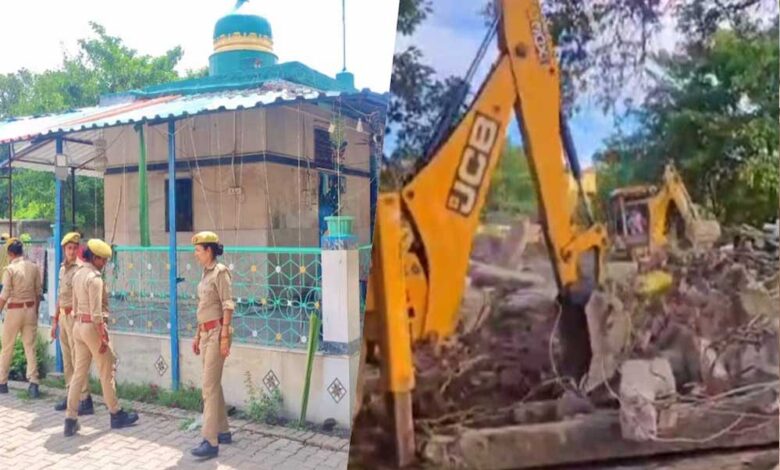 सिद्धार्थनगर-:-105-साल-पुरानी-फागू-शाह-की-मजार-पर-चला-बुलडोजर,-हर-हफ्ते-लगता-था-मेला