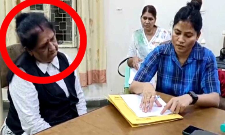 लोकायुक्त-टीम-ने-सरकारी-वकील-कुक्कू-दत्त-को-15-हजार-रिश्वत-लेते-रंगे-हाथों-पकड़ा