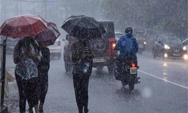 दिल्ली-मुंबई-में-मूसलधार-बारिश,-वाराणसी-प्रयागराज-में-भी-अलर्ट:-imd-ने-जारी-किया-यलो-अलर्ट
