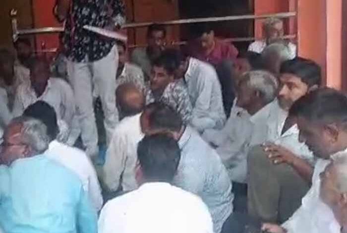 पुजारी-का-सामाजिक-बहिष्कार-और-बच्चों-की-पढ़ाई-पर-रोक,-कलेक्टर-ने-दिए-जांच-के-निर्देश