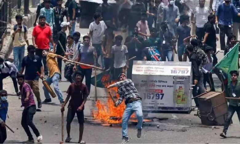 बांग्लादेश-में-हिंदू-समुदाय-पर-हमला:-12-की-हत्या,-4-लड़कियां-अगवा