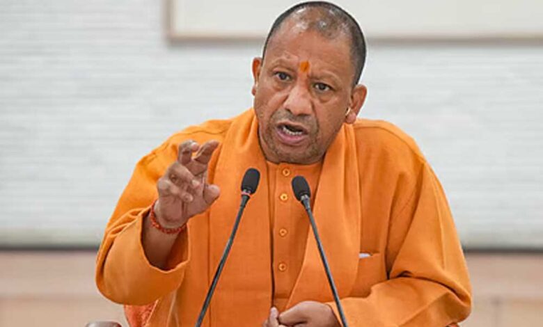 यूपी-में-फेक-फेसबुक-अकाउंट-पर-कसेगा-शिकंजा,-सीएम-योगी-ने-दिए-सख्त-निर्देश