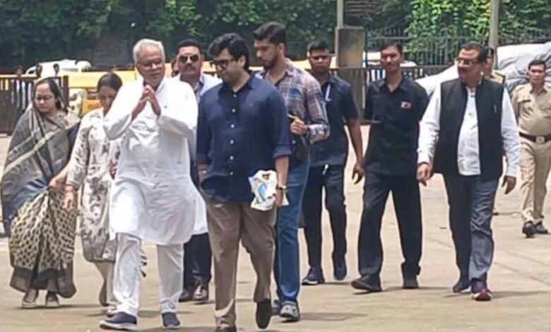 बेटे-से-मिलने-ईडी-दफ्तर-पहुंचे-भूपेश-बघेल,-बोले–-बेवजह-फंसाया-जा-रहा-है-चैतन्य-को