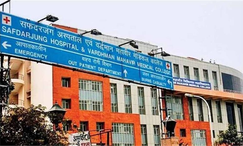 बड़ी-सफलता:-डॉक्टरों-की-टीम-ने-मरीज-के-पेट-से-10.6-किलो-वजनी-ट्यूमर-निकालने-में-सफलता-प्राप्त-की
