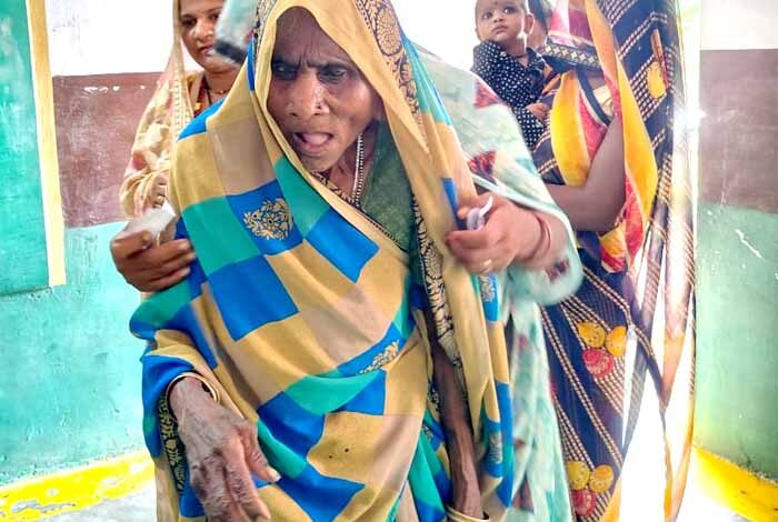 पंचायत-उप-निर्वाचन-में-हुआ-70.51-प्रतिशत-मतदान,-सागर-और-दमोह-में-हुआ-आईपीबीएमएस-से-मतदान