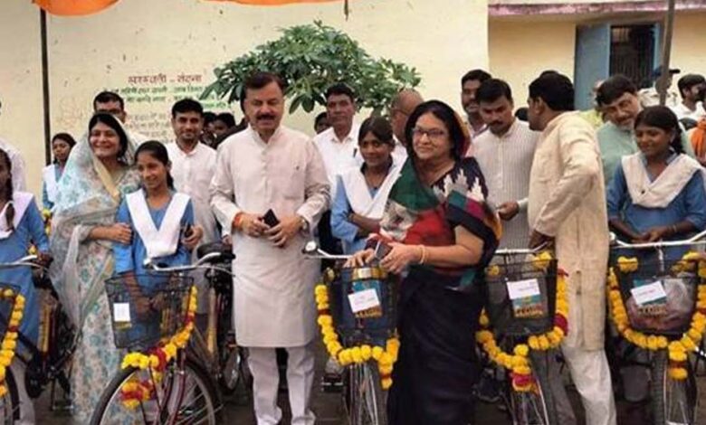 सरकारी-स्कूलों-में-बच्चों-को-गुणवत्तापूर्ण-शिक्षा-देने-के-लिये-राज्य-सरकार-वचनबद्ध