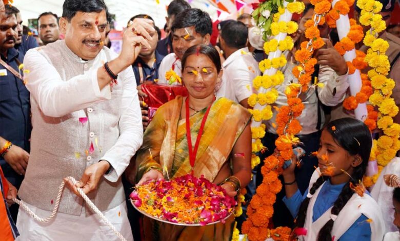बहन-बेटियों-के-लिए-सम्मान-का-प्रतीक-है-लाड़ली-बहना-योजना’-:-मुख्यमंत्री-डॉ.-यादव