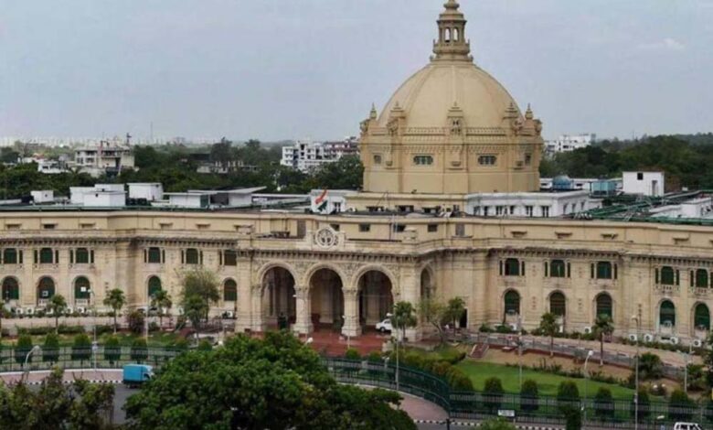 योगी-आदित्यनाथ-कैबिनेट-से-मानसून-सत्र-को-मंजूरी-मिलने-के-बाद-विधानसभा-सचिवालय-ने-कार्यवाही-को-लेकर-तैयारी-तेज