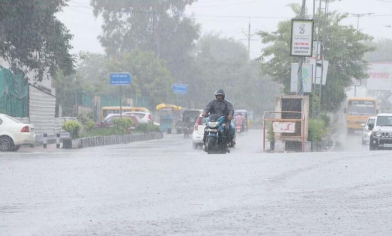 mp-में-बारिश-का-स्ट्रॉन्ग-सिस्टम-एक्टिव,-सुबह-से-भोपाल-में-बारिश-जारी,-ग्वालियर-में-स्कूलों-में-अवकाश-घोषित