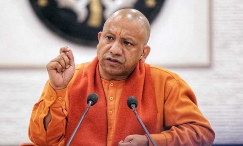 यूपी-में-प्रशासनिक-हलचल,-10-जिलों-के-डीएम-बदले-गए-–-जानिए-किसे-कहां-की-कमान-मिली