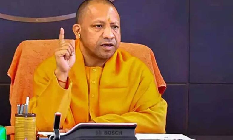 सीएम-योगी-ने-पीएम-मोदी-की-सभा-स्थल-का-लिया-जायजा,-काशी-से-रवाना-हुए
