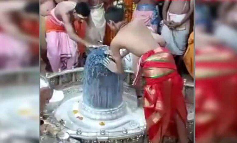 भारतीय-तेज-गेंदबाज-उमेश-यादव-ने-उज्जैन-में-श्री-महाकालेश्वर-ज्योतिर्लिंग-मंदिर-के-दर्शन-किए