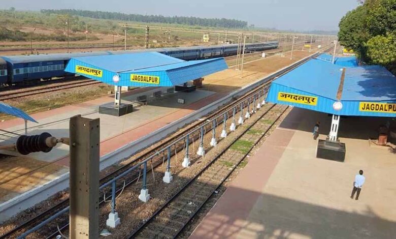 28 दिन बाद केके रेल लाइन पर दौड़ीं यात्री ट्रेनें, मुसाफिरों के चेहरे खिले