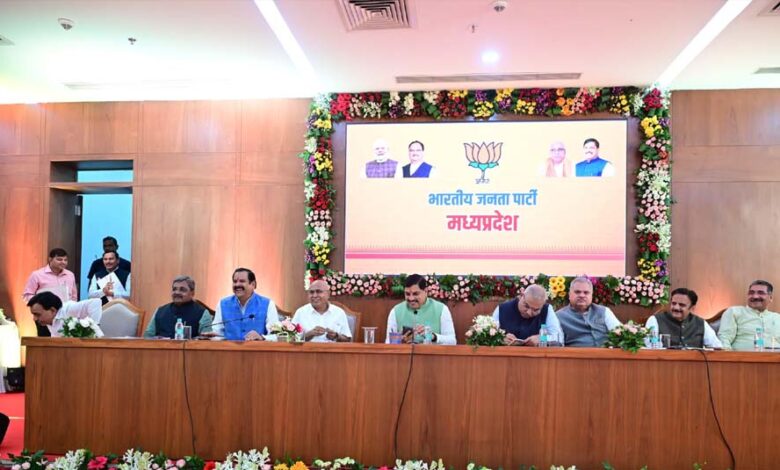सीएम-हाउस-में-पहली-ग्रुप-मीटिंग:-खंडेलवाल-का-सख्त-संदेश-–-‘कोई-नेता-नहीं,-संगठन-ने-बनाया-जिलाध्यक्ष’