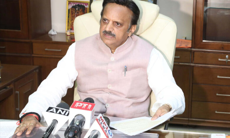 निर्माणाधीन कार्यों को समय से पूर्ण करें और शीघ्र सेवा प्रदाय करें : उप मुख्यमंत्री शुक्ल