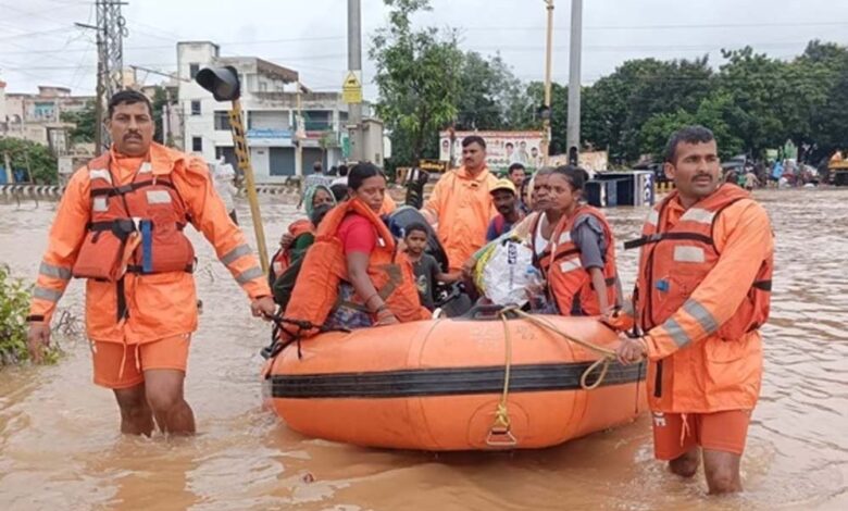अति-वृष्टि एवं बाढ़ग्रस्त क्षेत्रों में बचाव और राहत कार्य युद्ध स्तर पर जारी : मंत्री विजयवर्गीय