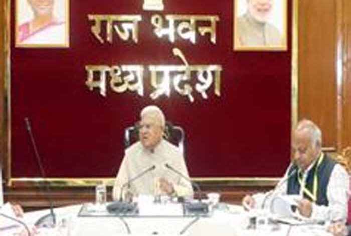 योजना-के-प्रभावी-क्रियान्वयन-के-लिए-अधिकारियों-की-जिम्मेदारी-तय-हो-:-राज्यपाल-श्री-पटेल