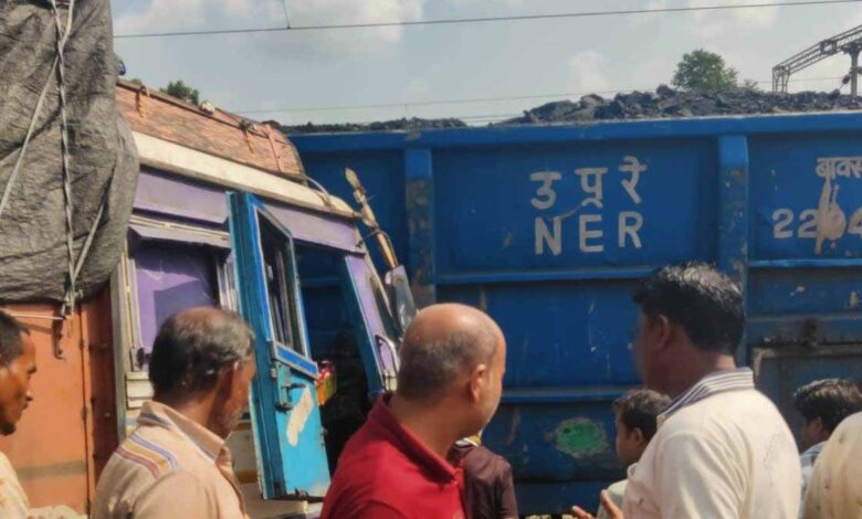 रेलवे-ट्रैक-पर-दरार-देख-दौड़े-किसान,-एक्सप्रेस-ट्रेन-रोककर-बचाई-सैकड़ों-जानें