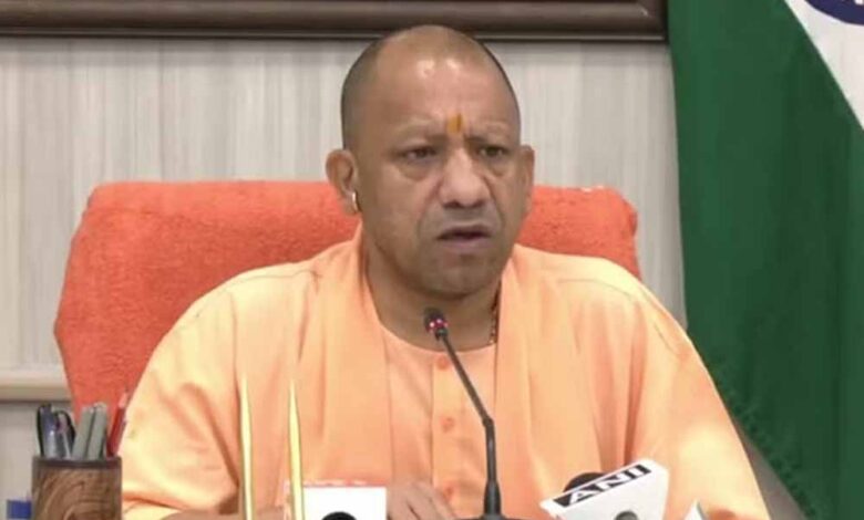 बिजली-व्यवस्था-में-लापरवाही-बर्दाश्त-नहीं!-सीएम-योगी-ने-दी-सख्त-चेतावनी-अधिकारियों-को