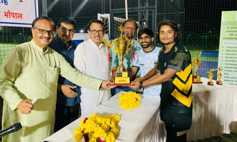 फ्लडलाइट्स में हुआ फुटसल का महामुकाबला, एम शूटर ने जीता टर्फ ज़ोन प्रो–2 टूर्नामेंट का खिताब