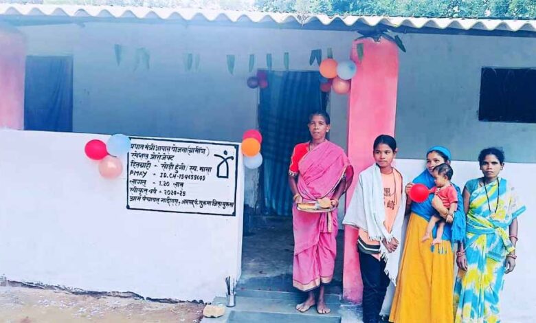 नक्सल-पीड़ित-परिवारों-और-आत्मसमर्पित-नक्सलियों-के-लिए-बन-रहे-तीन-हजार-पीएम-आवास