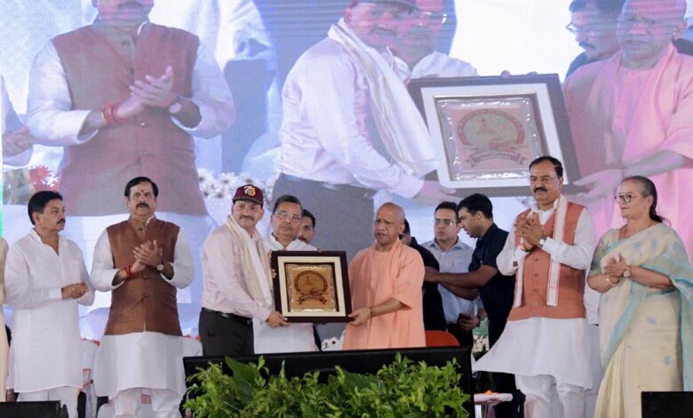 काकोरी-ट्रेन-एक्शन-शताब्दी-महोत्सव-का-समापन-समारोह-एवं-वीरों-को-नमन’-कार्यक्रम