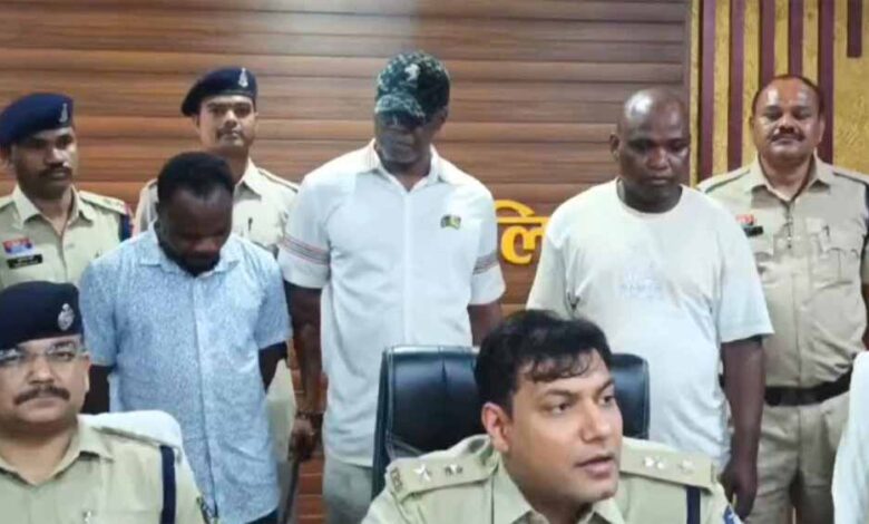 Snapchat पर युवतियों से ठगी करने वाले नाइजिरियन और दक्षिणी अफ्रीकी गिरोह के 3 सदस्य दिल्ली में धराए