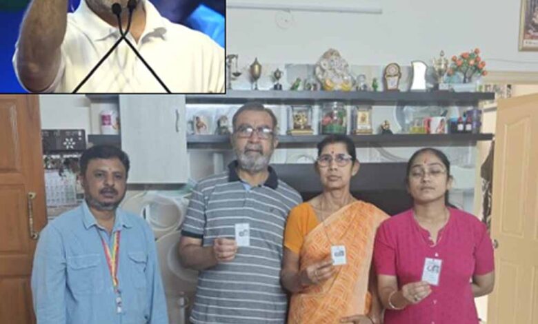 राहुल गांधी के आरोपों के बाद बेंगलुरु परिवार का सच आया सामने, चुनाव आयोग ने किया असली मतदाता साबित