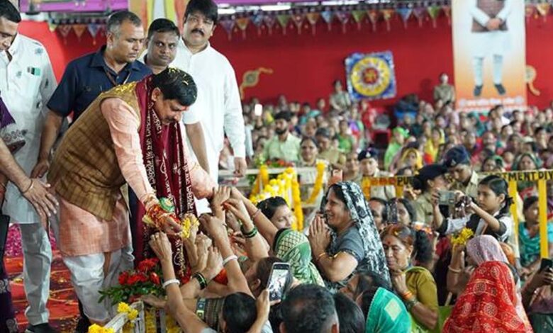 वर्षों से बहनों से राखी बंधवाने की परंपरा का कर रहा हूं निर्वहन : मुख्यमंत्री डॉ. यादव