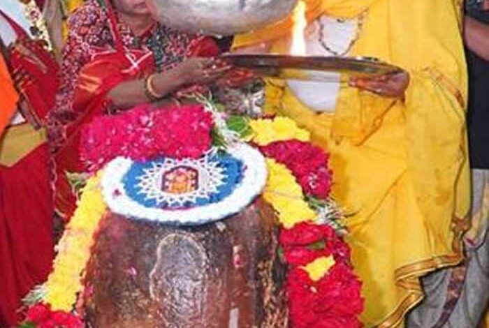 भगवान श्रीमहाकाल के मुख्यमंत्री डॉ. यादव ने सपत्नीक दर्शन कर पूजन अर्चन किया