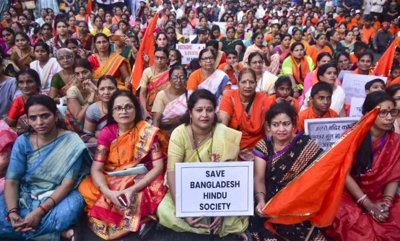 रिपोर्ट में बड़ा खुलासा: बांग्लादेश में पांच साल में हिंदुओं पर 3582 हमले, 2024 में 2.06 लाख भारतीयों ने नागरिकता छोड़ी