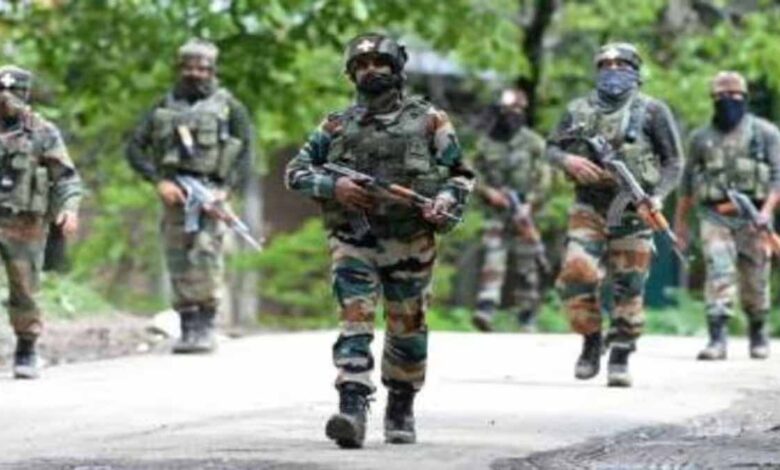जम्मू-कश्मीर-के-किश्तवाड़-में-सुरक्षाबलों-आतंकियों-में-मुठभेड़,-गोलीबारी-जारी