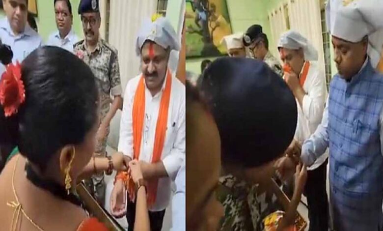 डिप्टी सीएम विजय और मंत्री केदार ने नक्सली महिलाओं से बंधवाई राखी, दिया भरोसा सुरक्षा का