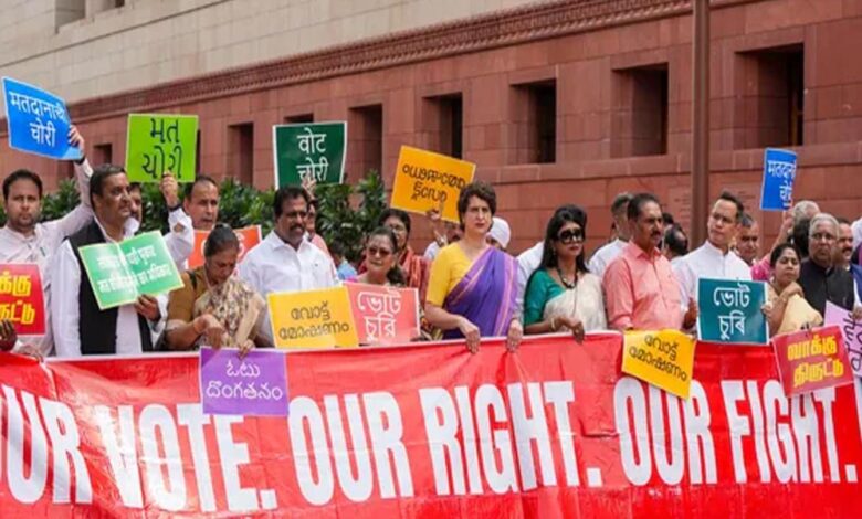 संसद-के-बाद-सड़क-पर-संग्राम:-25-दलों-के-300-सांसदों-का-मेगा-मार्च