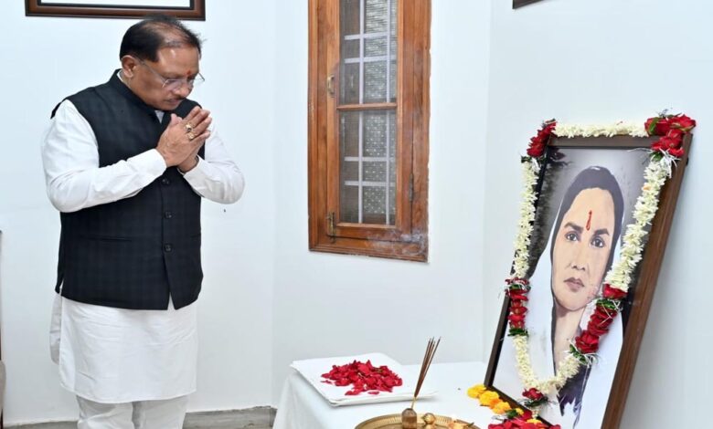 मुख्यमंत्री-साय-ने-छत्तीसगढ़-की-पहली-महिला-सांसद-मिनीमाता-की-पुण्यतिथि-पर-उनके-अविस्मरणीय-योगदान-को-किया-नमन