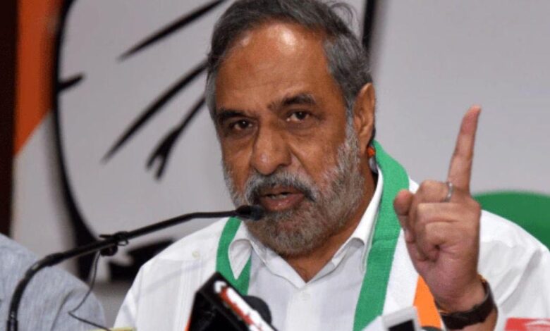 कांग्रेस के वरिष्ठ नेता आनंद शर्मा ने विदेश मामलों के विभाग अध्यक्ष पद से दिया इस्तीफा