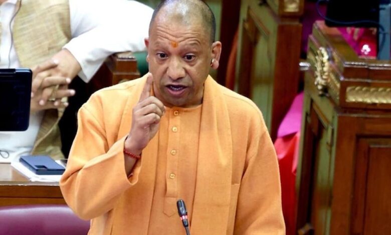 यूपी-विधानसभा-में-cm-योगी-का-सपा-पर-हमला:-लोकतंत्र-और-सपा-नदी-के-दो-छोर