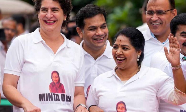 ‘124-नॉट-आउट’-टीशर्ट-में-प्रियंका-गांधी-की-एंट्री,-मिंता-देवी-से-क्या-है-कनेक्शन?