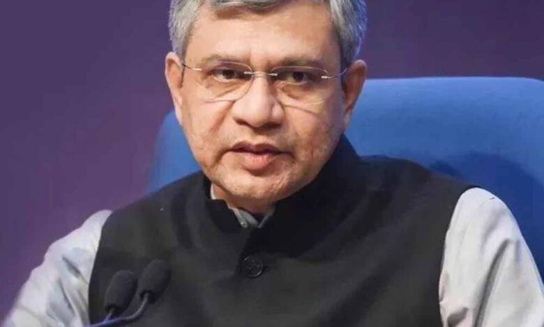 सेमीकंडक्टर-सेक्टर-में-प्रगति:-चार-नई-परियोजनाओं-को-मिली-मंजूरी,-₹4594-करोड़-का-निवेश